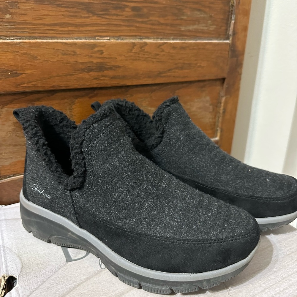 Skechers Black and Gray Ankle Booties with Fuzzy Trim